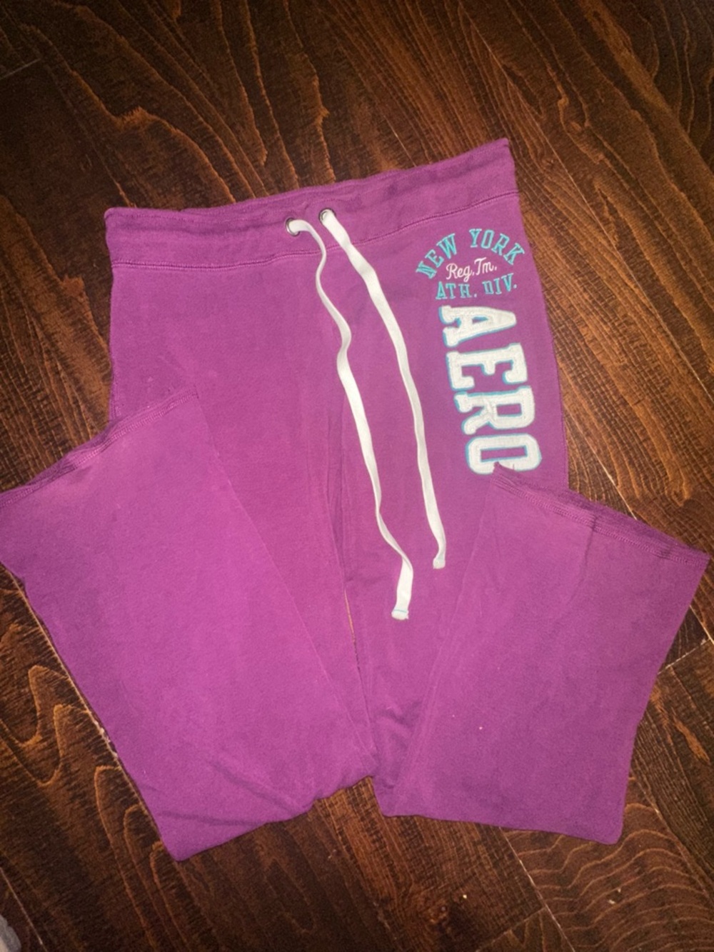 VTG Y2K Aeropostale wide leg sweatpants with logo purple women’s size medium